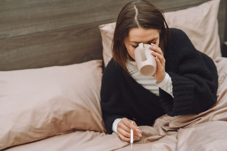 Zatkany nos i wysokie ciśnienie? Ta kombinacja może być groźniejsza, niż myślisz